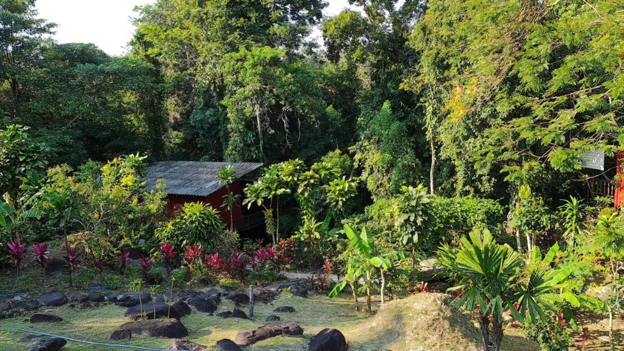 فندق Wooden Hut Koh Kood Ko Kut المظهر الخارجي الصورة